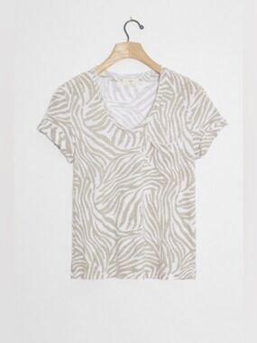 Classic V-Neck Tee by T.la for Anthropologie Size XL Zebra